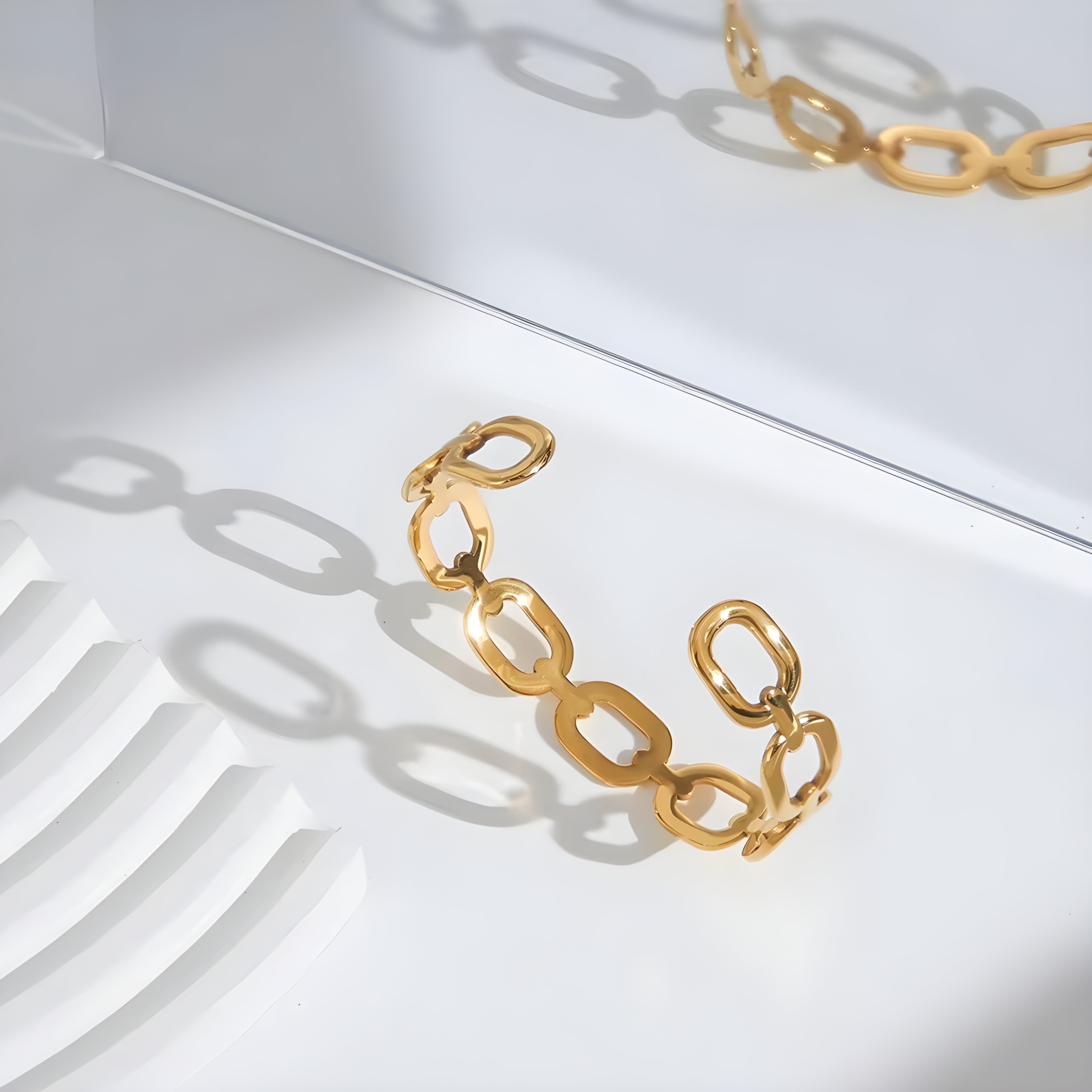 Valor Cuff Chain Gold Bracelet