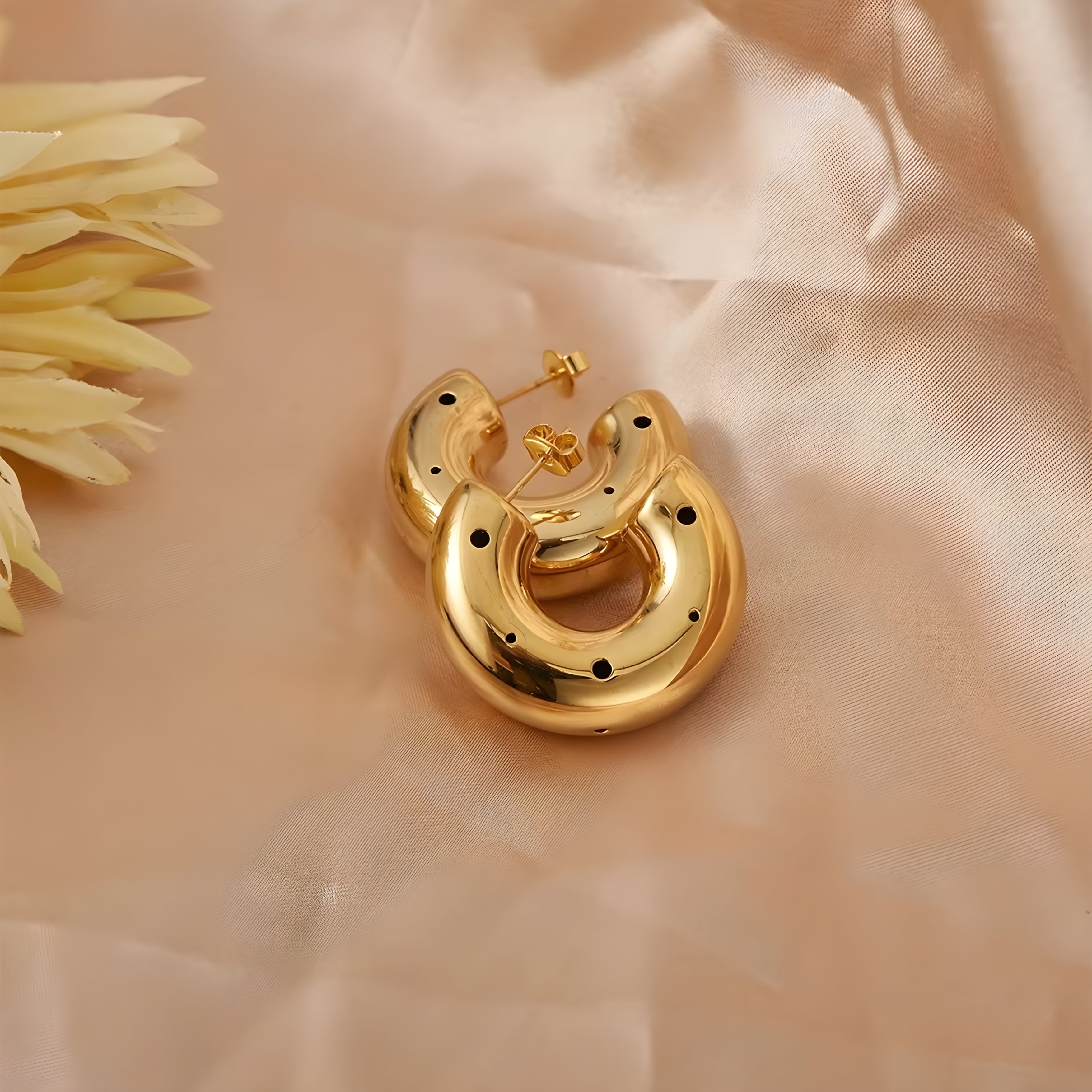 Cave Hollow Chunky Hoops