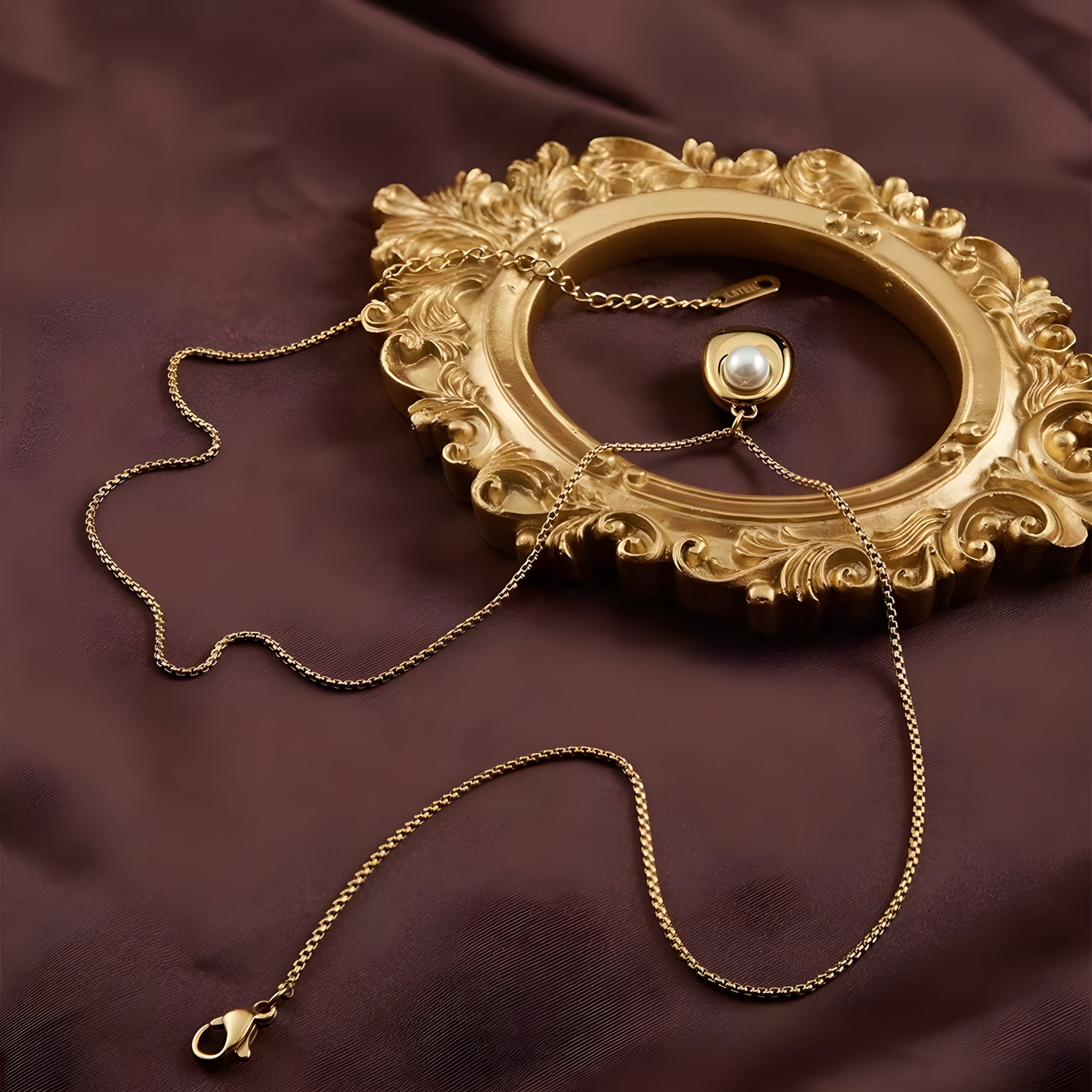 Lunae Pearl Gold Necklace