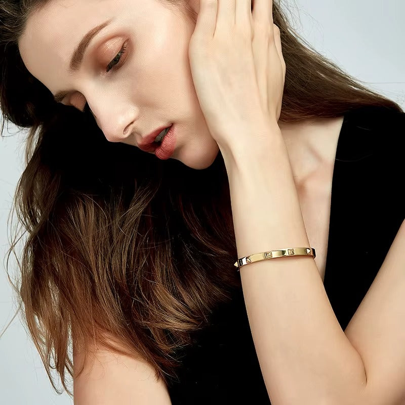 Zoey Pyramid Bangle