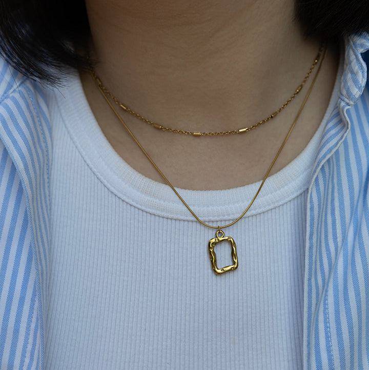 Pivot Necklace