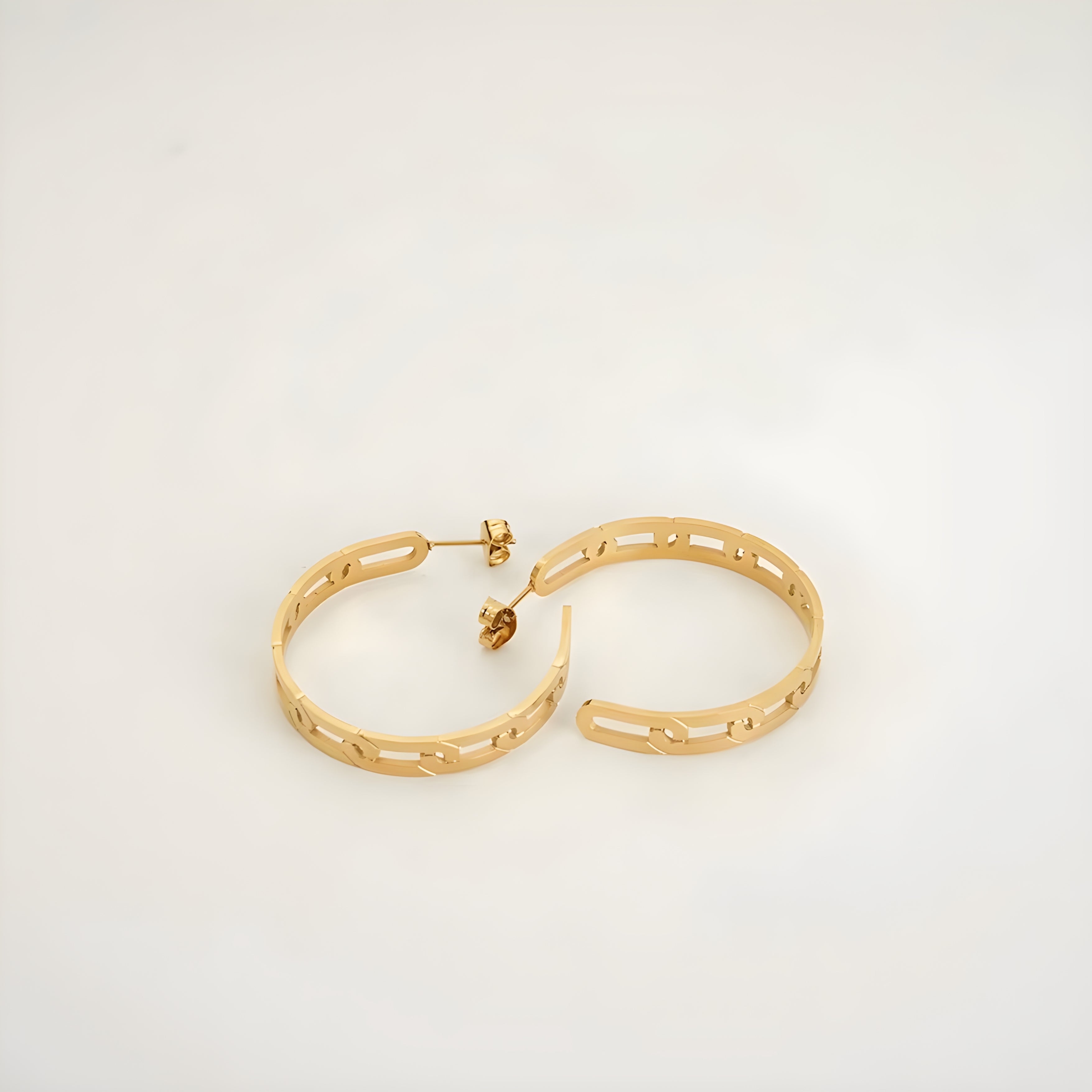 Bond Minimalist Chain Earring
